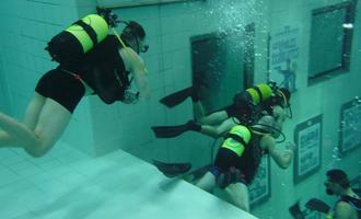 Les plongeurs en entrainement à NEMO 33